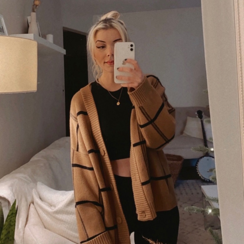Oak + Fort Oversized Plaid Cardigan - Picture 11 of 11